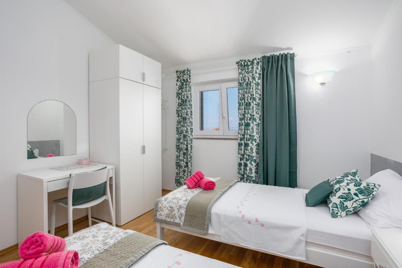 Apartment Rukavina Нивице Экстерьер фото